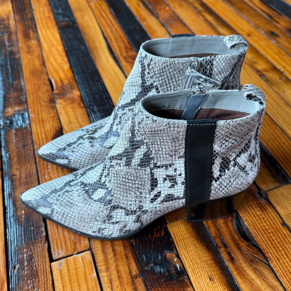 Linea Paolo ankle booties